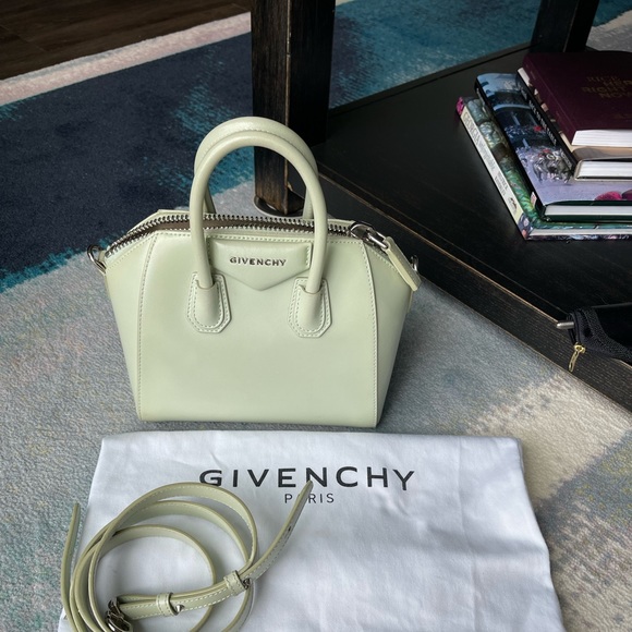 Authentic GIVENCHY Antigona Mini Shoulder Handbag - Picture 10 of 10